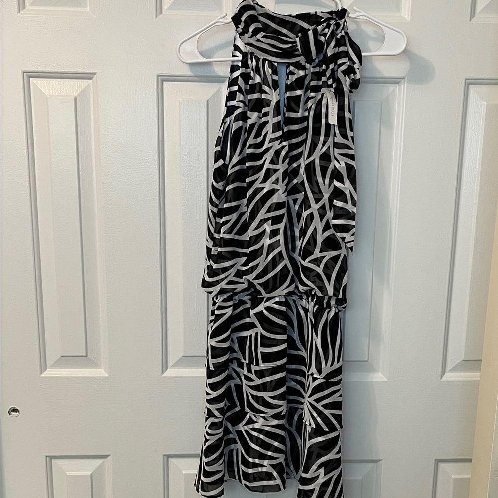 NWT White House Black Market Dress White Black Pattern Size 6 Sleeveless Keyhole